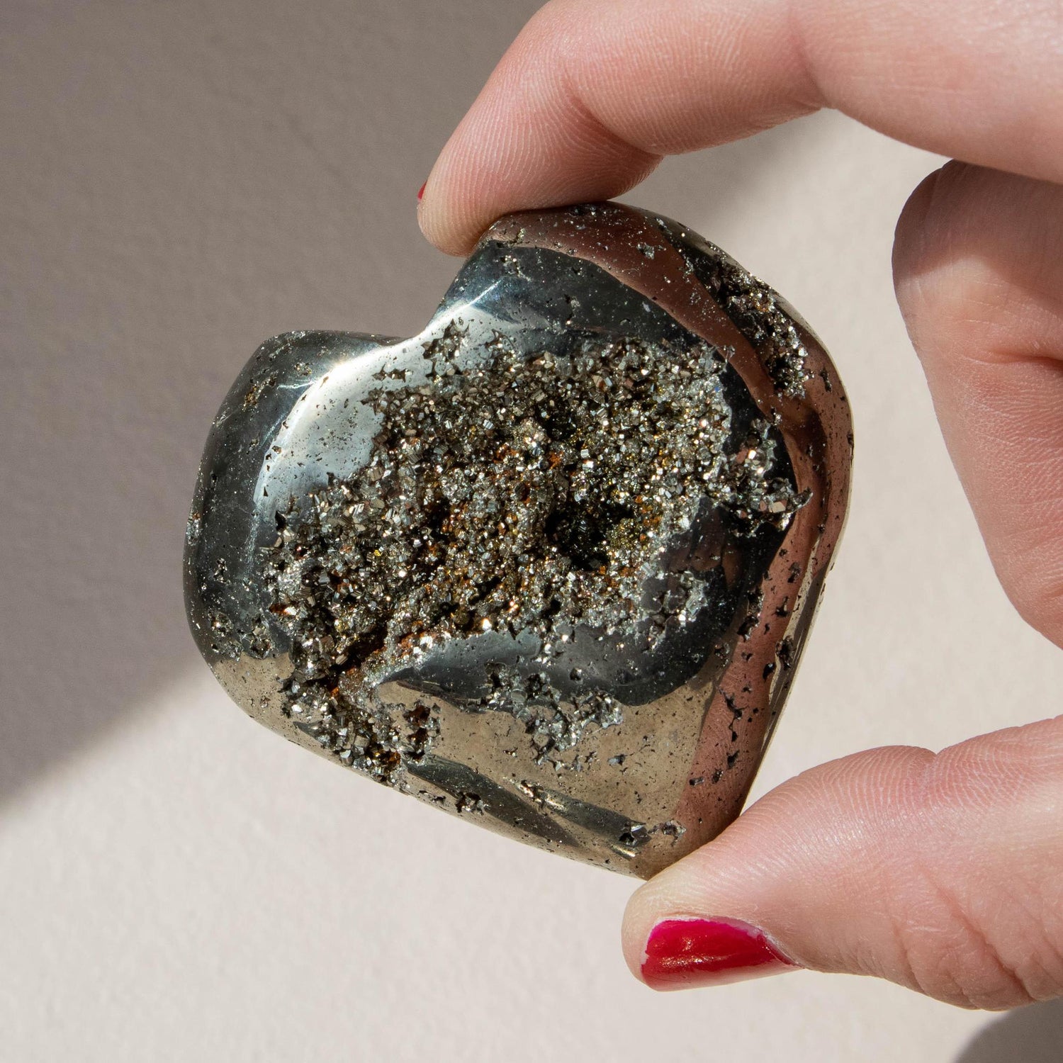 pyrite, pyrite heart, crystal heart, pyrite crystal, pyrite stone, pyrite properties, pyrite healing properties, pyrite metaphysical properties, pyrite meaning