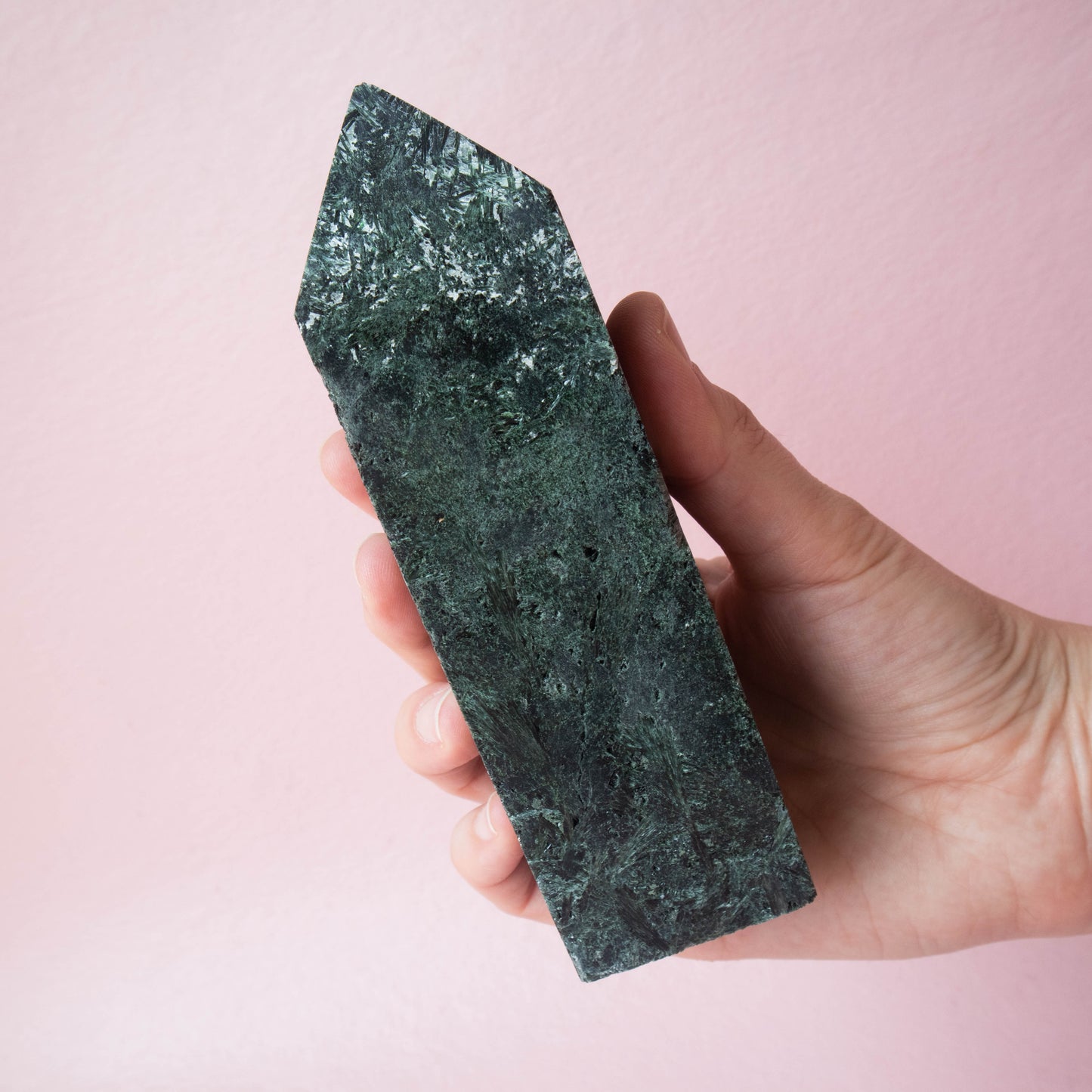 green tourmaline, green tourmaline obelisk, crystal obelisk, green tourmaline crystal, green tourmaline stone, green tourmaline gemstone, green tourmaline properties, green tourmaline healing properties, green tourmaline metaphysical properties, green tourmaline meaning