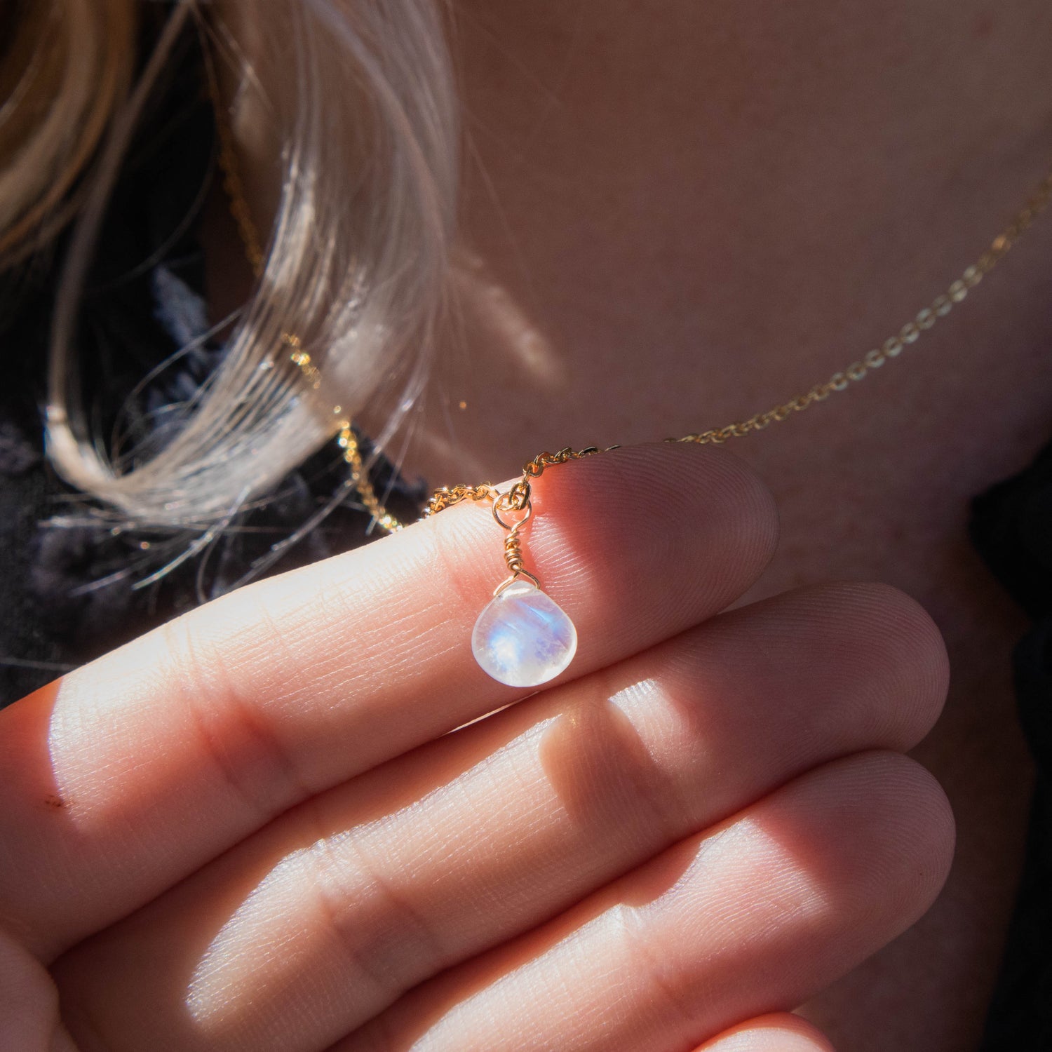 moonstone, moonstone necklace, gold plated moonstone necklace, moonstone jewelry, crystal jewelry, crystal necklace, gemstone jewelry, gemstone necklace, moonstone crystal, moonstone properties, moonstone healing properties, moonstone metaphysical properties, moonstone meaning