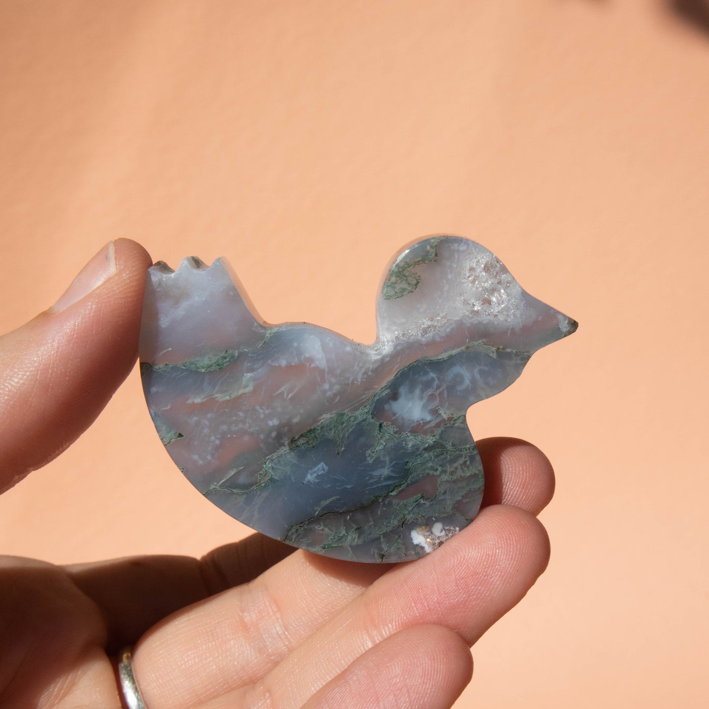 moss agate, moss agate duck, crystal duck, gemstone duck, moss agate crystal, moss agate stone, moss agate properties, moss agate healing properties, moss agate metaphysical properties, moss agate meaning