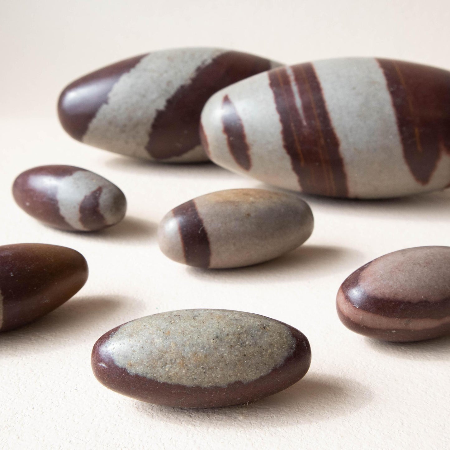 shiva lingam, shiva lingam egg, crystal egg, gemstone egg, shiva lingam crystal, shiva lingam stone, shiva lingam gemstone, shiva lingam properties, shiva lingam healing properties, shiva lingam metaphysical properties, shiva lingam meaning